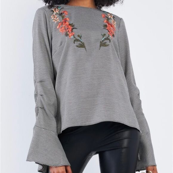 Sugarlips Womens Black White Top Floral Embroidery Long Flutter Sleeves size M - Picture 1 of 13
